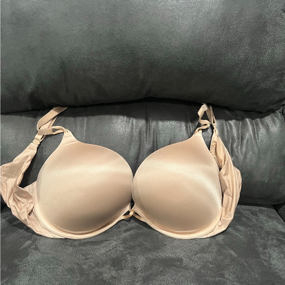 Victoria’s Secret bombshell bra
